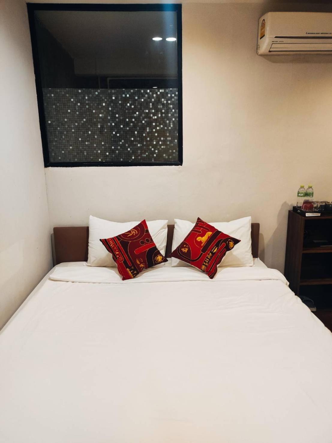 Mstay Bangkok Esterno foto