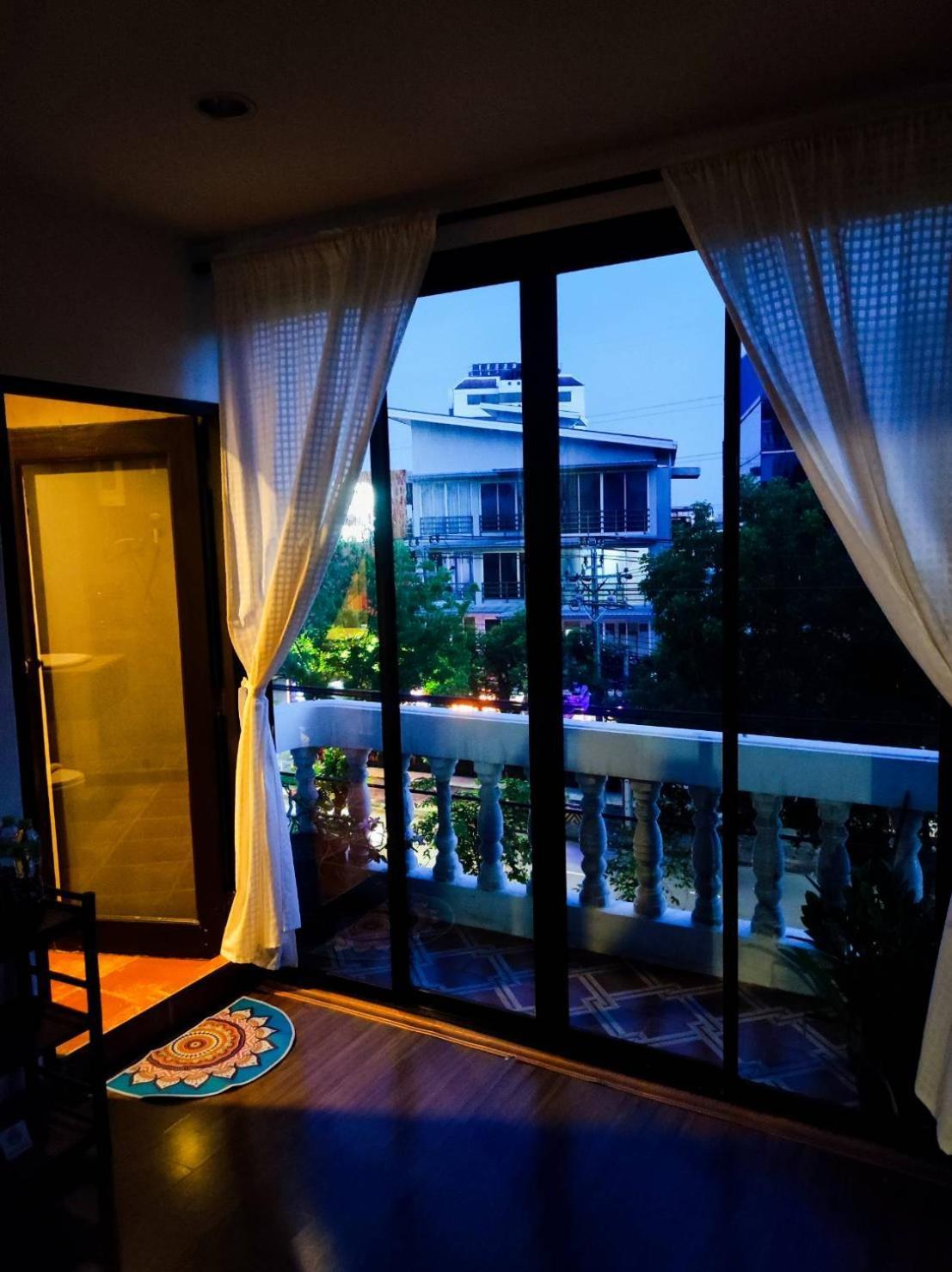 Mstay Bangkok Esterno foto